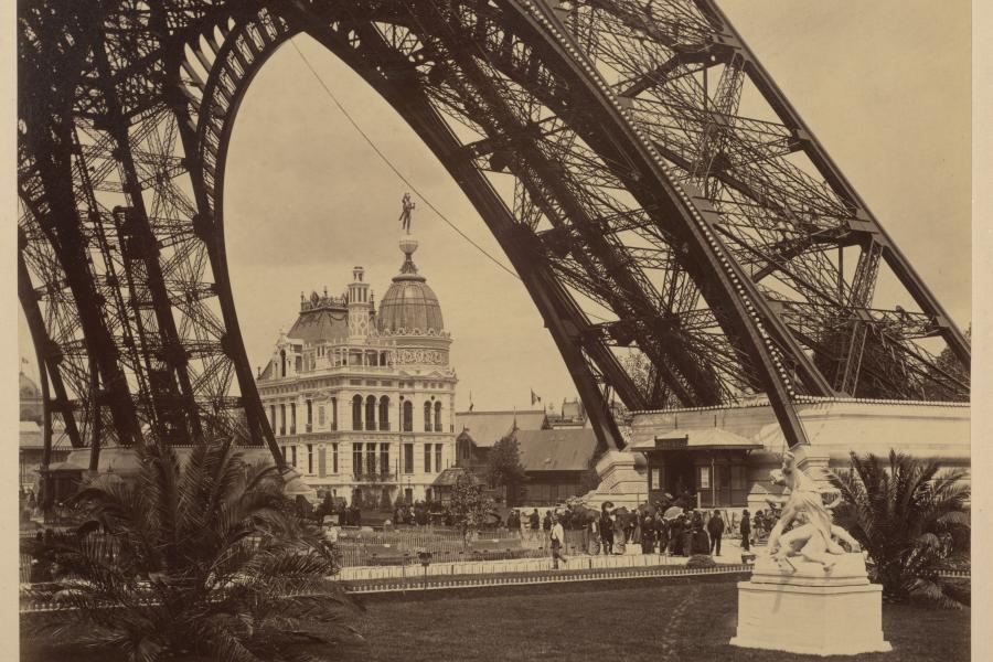 Eiffelturm und Gaspavillon, 1889 Fotografie, Neurdein Frères, Paris 21,9 x 27,3 cm Germanisches Nationalmuseum, Nürnberg Kat. Nr. 23