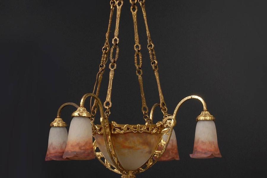 Kat.Nr.: 4983, Limit: 1.400 € Seltene Jugendstil-Deckenlampe, Muller Frères.