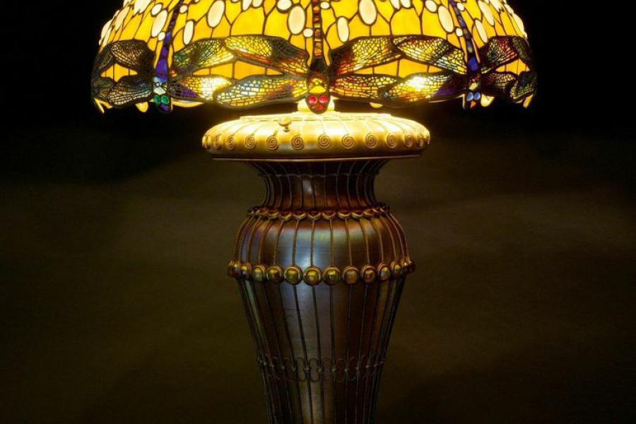 TIFFANY STUDIOS NEW YORK "Drophead Dragonfly". Um 1910. Signiert. H 92 cm. CHF 300 000 / 400 000