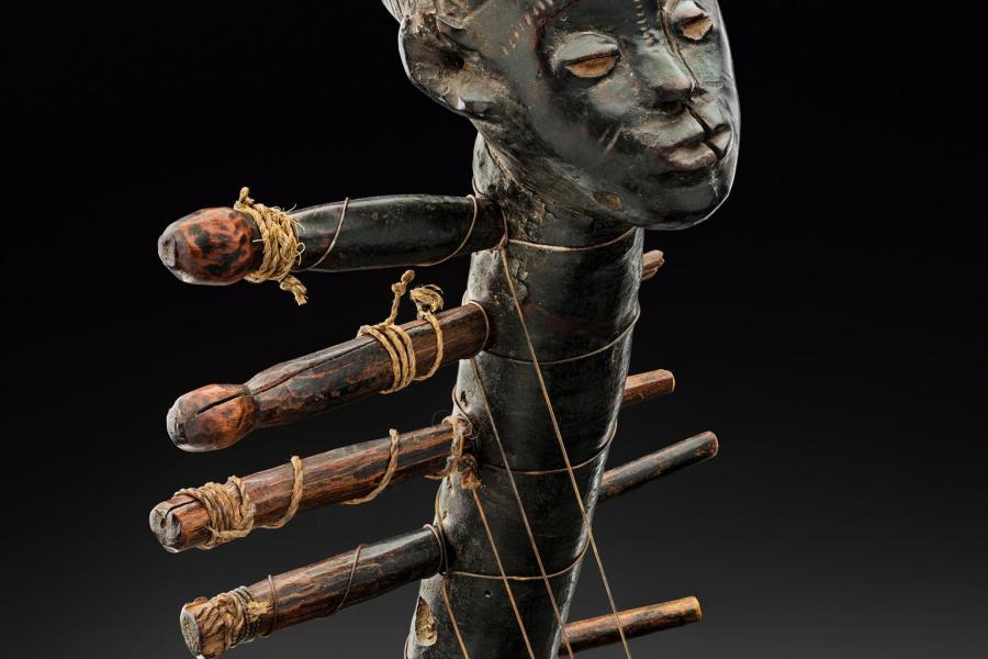 Claes Gallery, Zande harp  Wood, leather, vegetable fibres Democratic Republic of the Congo H 45 cm