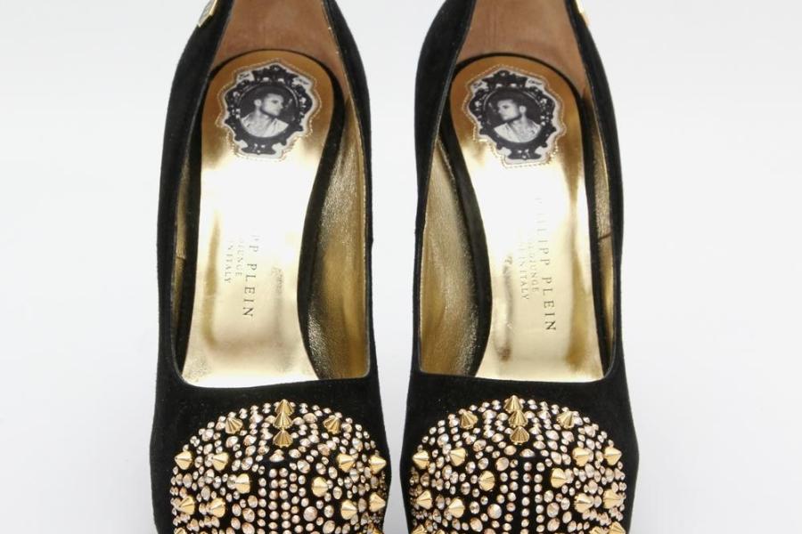 PHILIPP PLEIN extravagante High Heels  Größe 38. NP.: 825,-€. UNGETRAGEN! Schwarzes Veloursleder mit edlen Nieten- und Steinbesätzen ...   Aufrufnummer: 46 Aufrufpreis: 420 Euro