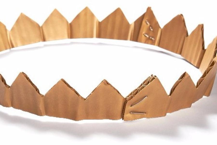 Cardboard Crown necklace/ David Bielander, 2015/ Courtesy of Dirk Eisel/