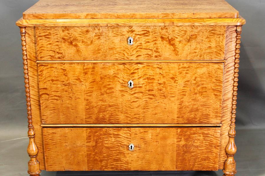 Kommode Biedermeier, Limit in EUR 500.-