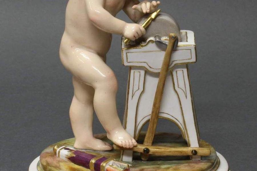 Porzellanfigur, "Amor mit Schleifstein", Meissen, Mindestpreis: 	550 EUR