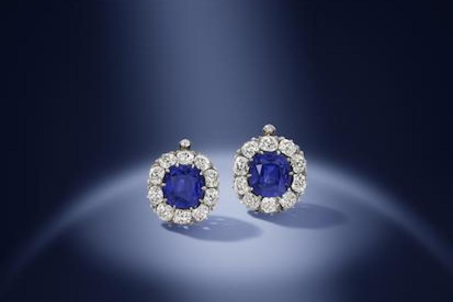 Los 136 A magnificent pair of late 19th century sapphire and diamond earrings Verkauft für £1.538.500 (€2.136.508) inkl. Zuschlag