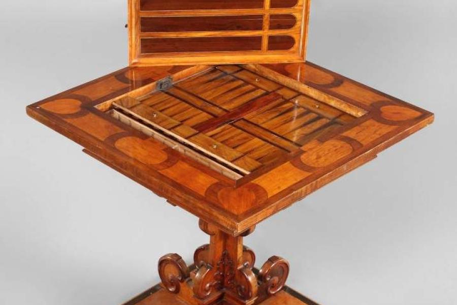 Renaissance-Spieltisch Tirol, um 1650, aufwendig gearbeitetes Kleinmöbel mit raffinierter Technik,  Mindestpreis: 	4.900 EUR