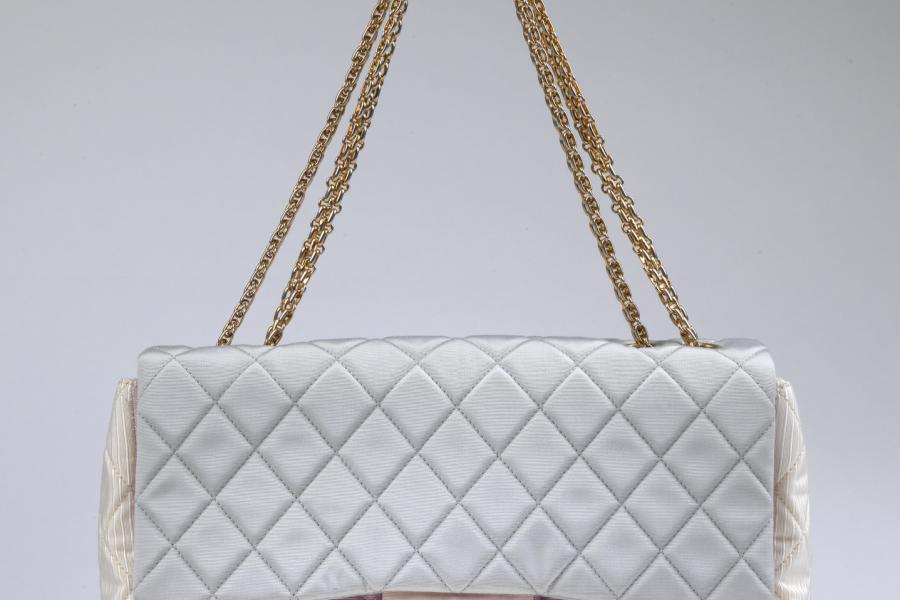 Chanel Graduated Quilted Fabric Classic Jumbo Flap Bag, um 2008/2009  Rufperis € 700