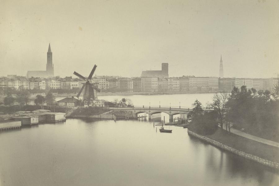 Binnenalster mit Stadtpanorama, unbekannter Fotograf, 1865  Foto SHMH