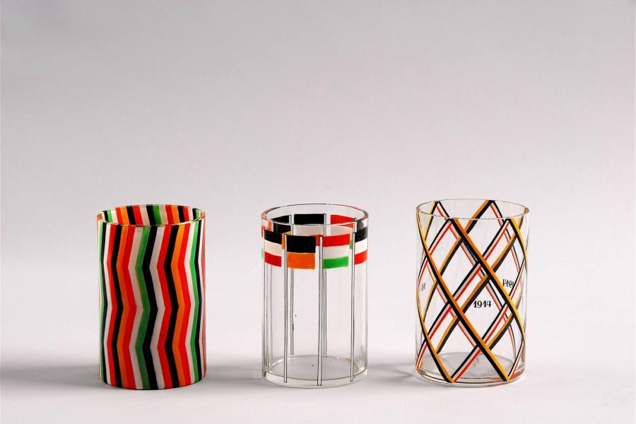 Josef Hoffmann, Kriegsgläser, farbloses Glas, Emaildekor, vor 1916. Ausführung: Johann Oertel, Nový Bor (Haida, CZ),  für die Wiener Werkstätte © MAK