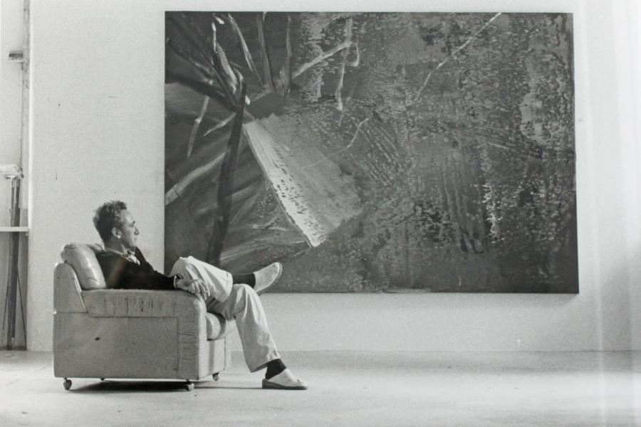 Gerhard Richter im Kölner Atelier 1984 Foto Benjamin Katz Copyright VG Bild Kunst 2017