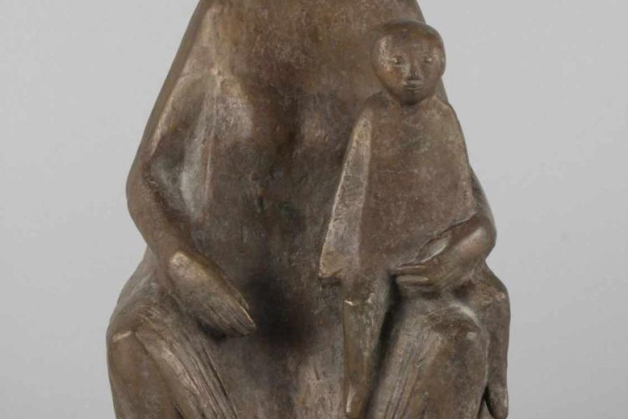 Lüdicke, Marianne. 1919 Frankfurt am Main - Marquartstein 2012 Mutter mit Kind. Bronze, braun patiniert. Monogr. H. 37 cm. Aufrufpreis:	600 EUR