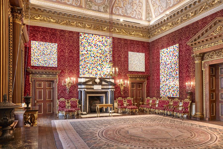 Damien Hirst, Colour Space series, in einem Salon in HOUGHTON HALL, NORFOLK copyright Damien Hirst and Science Ltd. All rights Reserverd, DACS 2018