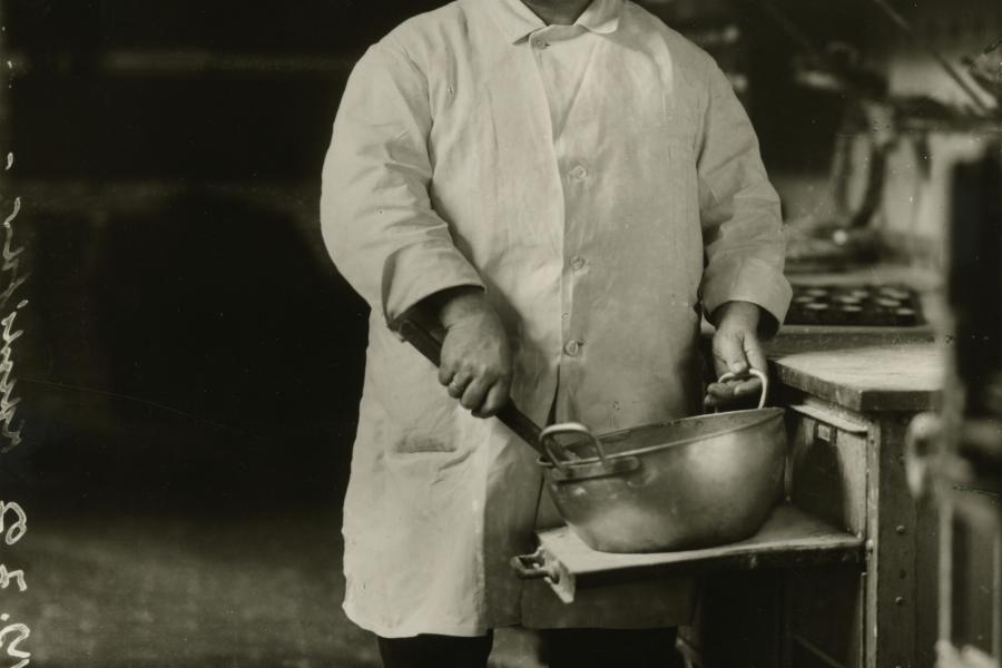 August Sander (1876-1964): Konditor, 1928, Museum Folkwang, Essen © Die Photographische Sammlung/SK Stiftung Kultur-August Sander Archiv, Köln; VG Bild-Kunst, Bonn 2019