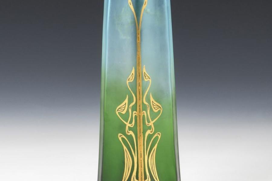 Jugendstil-Vase, JOSEPHINENHÜTTE. An Elegant Art Nouveau Vase, Josephinenhütte, 1899/1900. Mindestpreis:	240 EUR