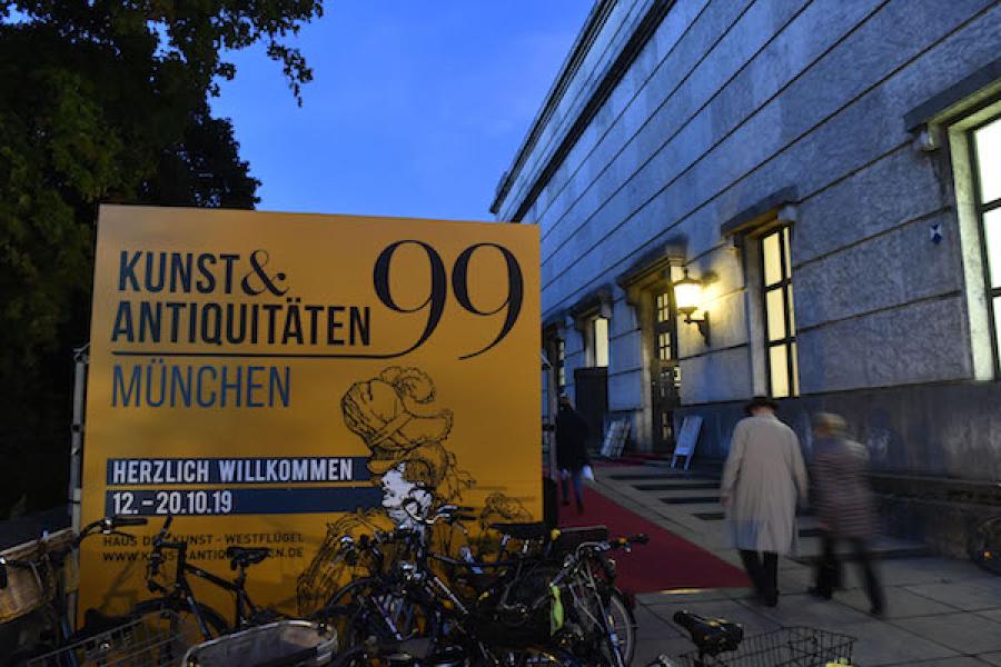 Neuer Veranstaltungsort für die KUNST&ANTIQUITÄTEN MÜNCHEN im Westflügel des Haus der Kunst. Kunst&Antiquitäten München 2019, Foto: Marcus Schlaf