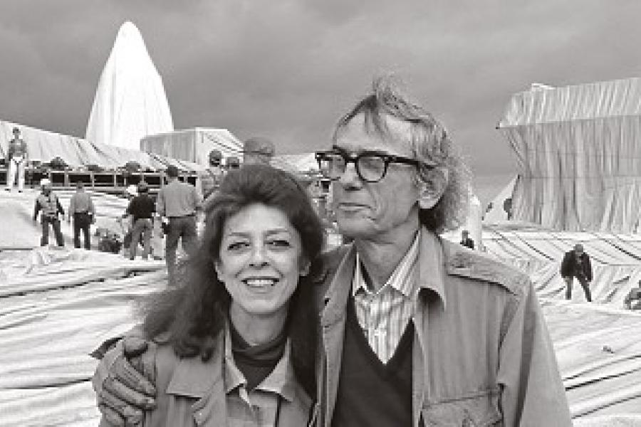 Christo and Jeanne-Claude during the installation of Wrapped Reichstag, Berlin 1995. Photo: Wolfgang Volz. © Christo, Wolfgang Volz