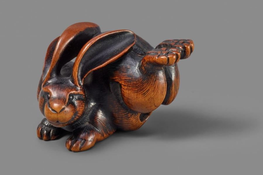 Lot 532 Nr. 398 465 Netsuke eines springenden Hasen Tanba. 19. Jh. Buchsbaum, B 5 cm Schätzpreis: € 8.000 – 12.000,- Ergebnis: € 78.000,-