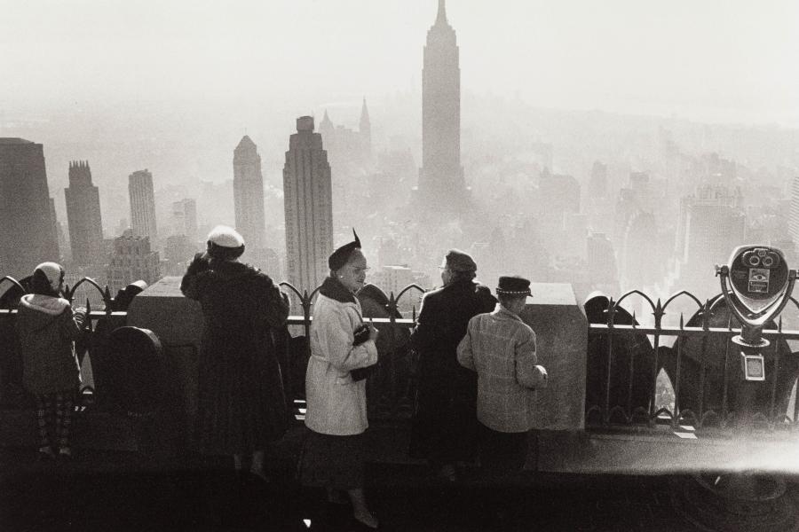 Ausblick vom Dach des Rockefeller Center, USA, New York City, 1958 © Inge Morath / Magnum Photos, courtesy OstLicht. Galerie für Fotografie