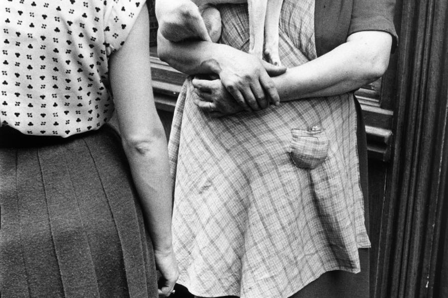 Paris, 1952 © Elliott Erwitt / Magnum Photos, courtesy OstLicht. Galerie für Fotografie