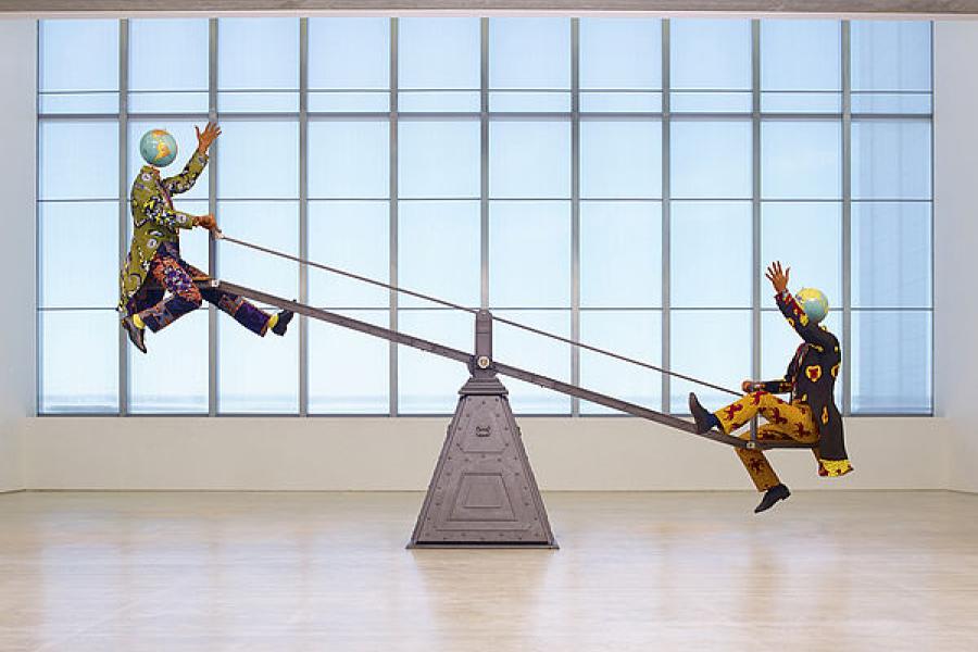 Yinka Shonibare CBE. End of Empire, Ausstellungsansicht, Museum der Moderne Salzburg, 2021, © Museum der Moderne Salzburg, Foto: Rainer Iglar