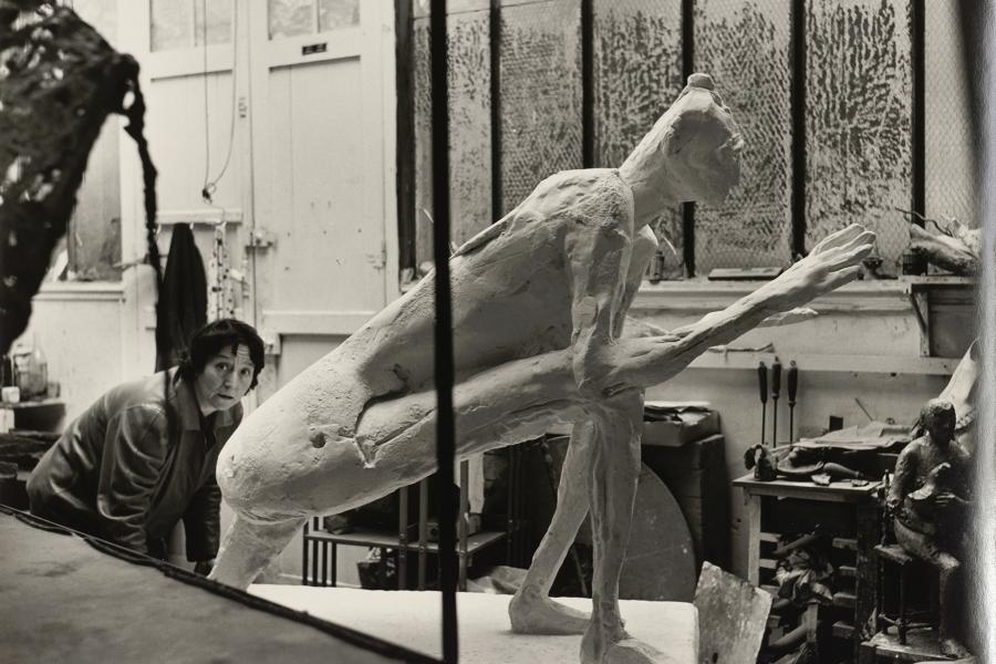 Franz Hubmann Im Atelier der Bildhauerin Germaine Richier, 1956 Silbergelatineabzug ALBERTINA, Wien – Schenkung Sammlung Helmut Klewan © Franz Hubmann | Imagno | picturedesk.com