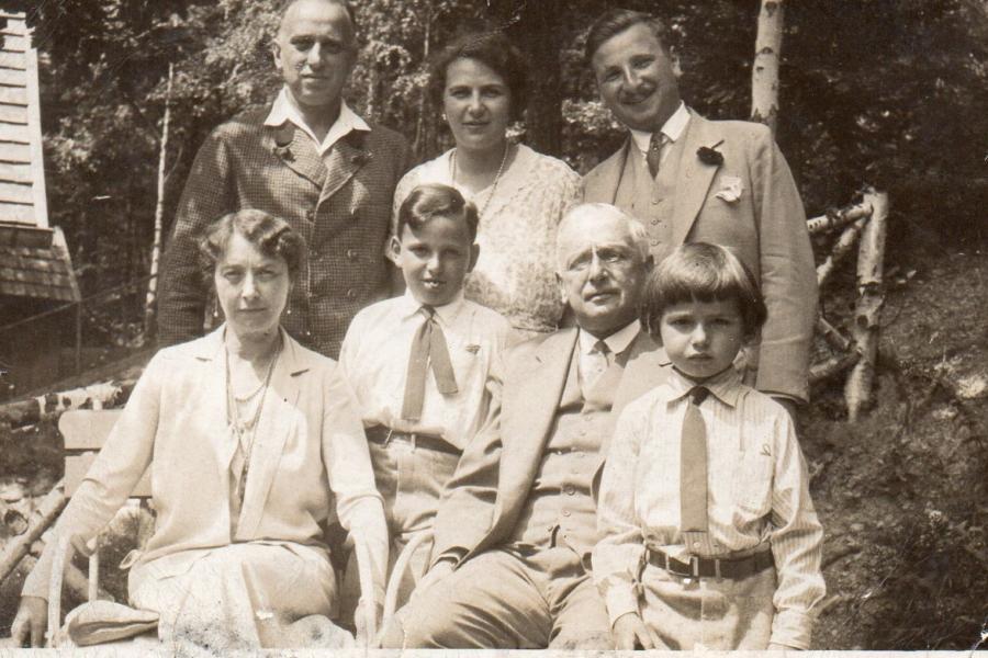 An Oppenheimer family Portrait, taken in the mid-1930s