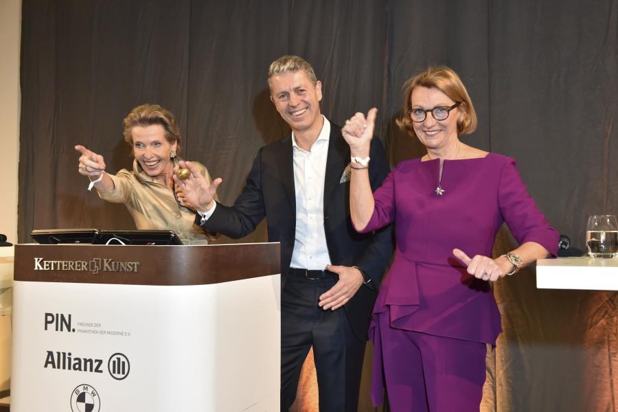 Katharina von Perfall, Robert Ketterer, Dorothée Wahl bei der PIN. Benefizauktion 2021_Foto © Sabine Brauer Photos