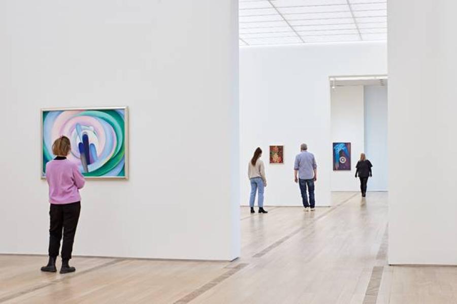 Installationsansicht «Georgia O’Keeffe», Fondation Beyeler, Riehen/Basel, 2022, © Georgia O’Keeffe Museum / 2021, ProLitteris, Zurich, Foto: Mark Niedermann