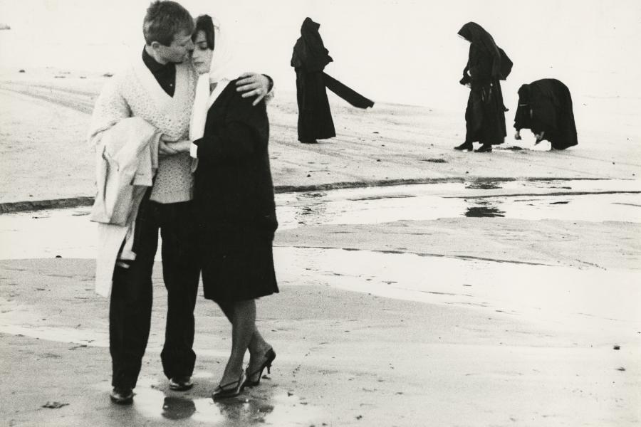 Ohne Titel, Italien, 1961, aus der Serie »Un uomo, una donna, un amore« © Mario Giacomelli Archive, Rita and Simone Giacomelli, courtesy OstLicht. Galerie für Fotografie