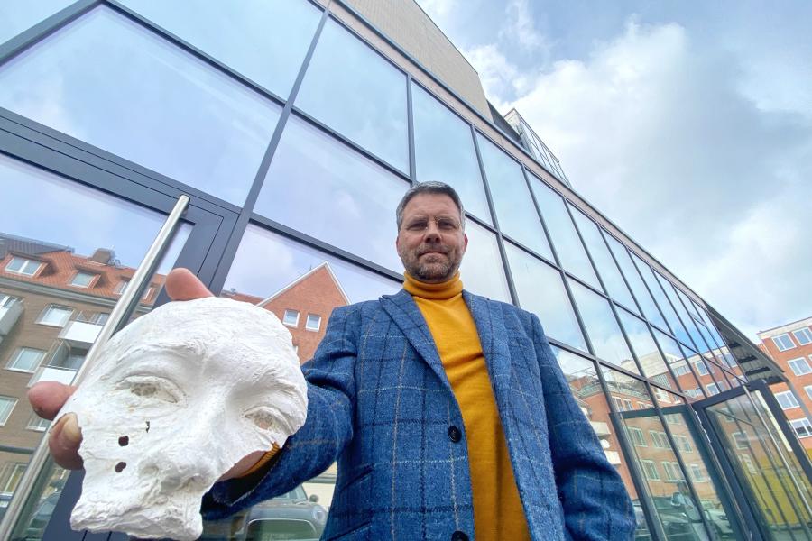 Bertrand Freiesleben hat Großes vor: Im Lübecker Parkhaus St. Marien will er in einer Pop-Up-Galerie Büsten von Willy Brandt, Thomas Mann und Günter Grass schaffen. (c) Bertrand Freiesleben