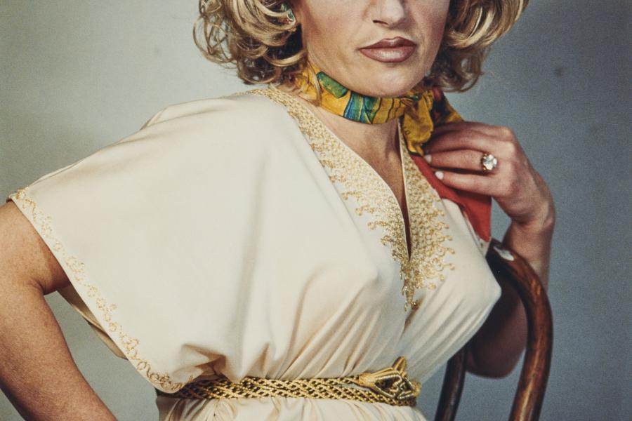 Cindy Sherman (1954) Untitled #353 | 2000 | C-Print | 92 x 62 cm Taxe: € 15.000 – 20.000