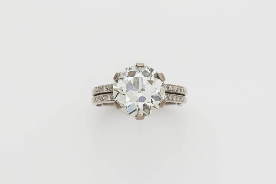 Lot 61 Ring mit Diamantsolitär 6,54 ct 1930er Jahre. Platin Schätzpreis: € 60.000 – 80.000,-