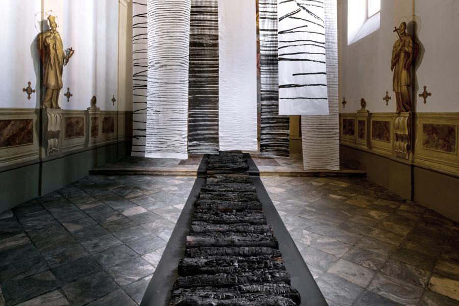 Heliane Wiesauer-Reiterer, was bleibt, 2021 Burgkapelle MMKK, Foto: Ferdinand Neumüller + Bildrecht, Wien