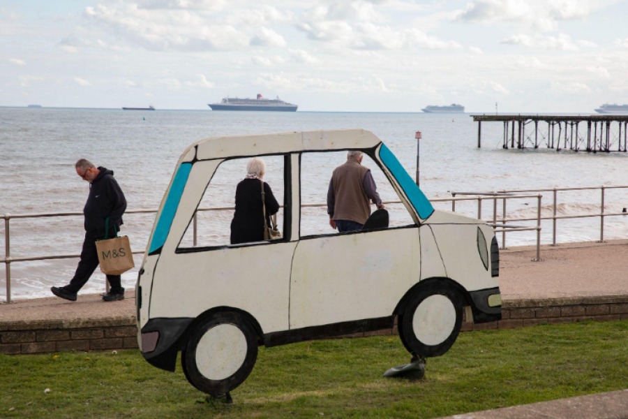 Martin Parr, "Teignmouth, Devon, England”,2020.© Martin Parr Collection / Magnum Photos/ Rocket Gallery.