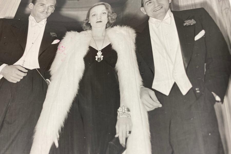 Marlene Dietrich, Fritz Lang, Douglas Fairbanks - (PRESS PHOTO) Marlene Dietrich - 1937