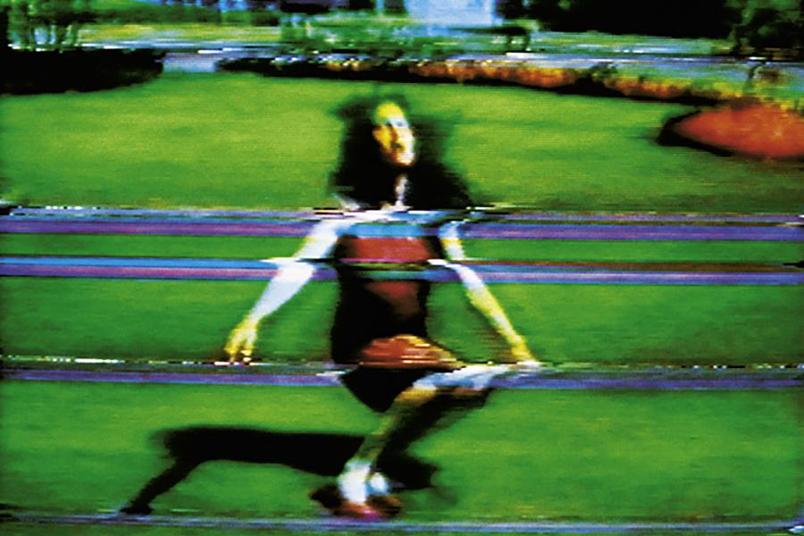 Pipilotti Rist, (Entlastungen) Pipilottis Fehler, 1988, Video, 11′10″, Farbe, Ton. Videostill. Courtesy of the artist and Electronic Arts Intermix, New York.