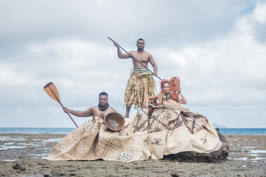 Raise a Paddle, Fotografiert von Fenton Lutunatabua (Pacific Climate Warrior), Fidschi, Pazifik 2017