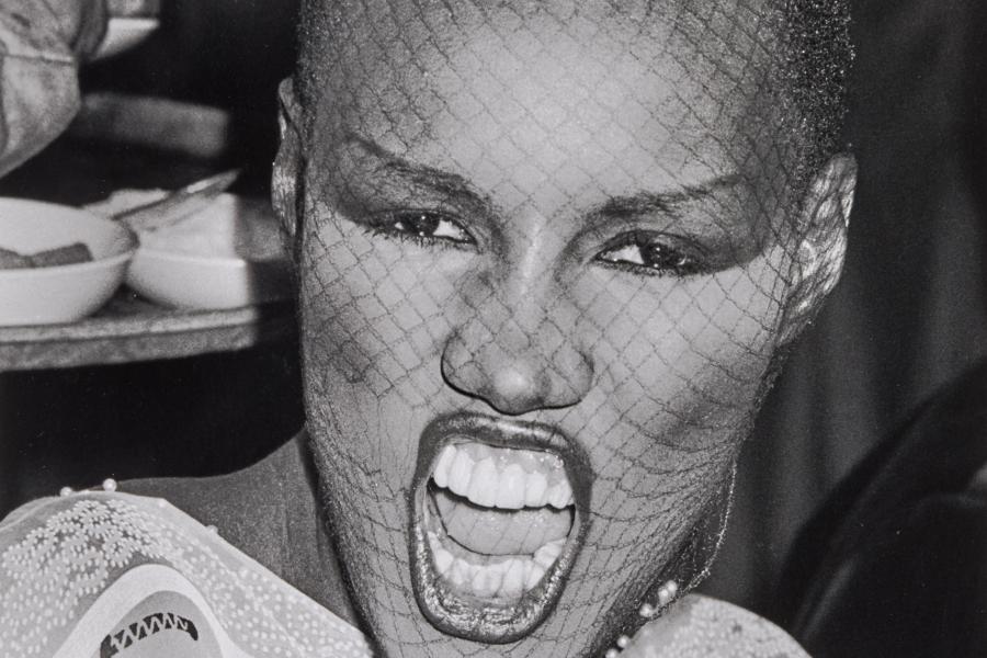 Ron Galella Grace Jones bei der Billboard Disco Convention im Hilton Hotel New York, 1979 Courtesy Nicola Erni Collection © Ron Galella Ltd.