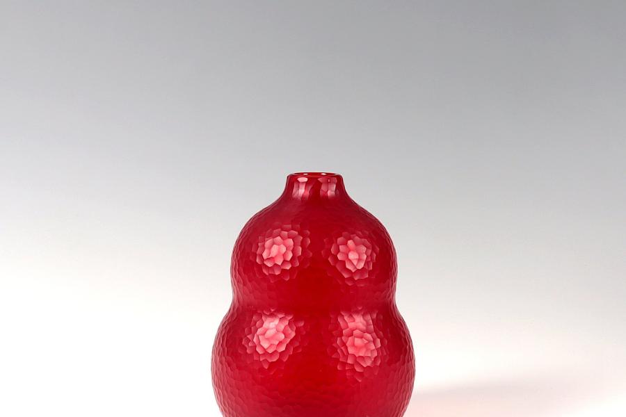 Vase battuto, Entwurf: Carlo Scarpa, um 1936, Ausführung: Vetreria Venini, 1950, Bild: Galerie Sylvia Kovacek Spiegelgasse Gemaelde Glas