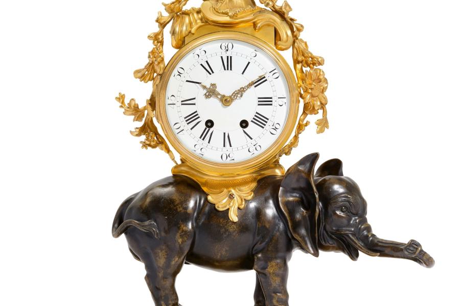 PENDULE "À L'ÉLÉPHANT" Louis XV-Stil, Paris um 1860. Auf dem Sockel signiert P. Sormani. Schätzung: CHF 12 000 / 15 000 Auktion am 21. März 2024