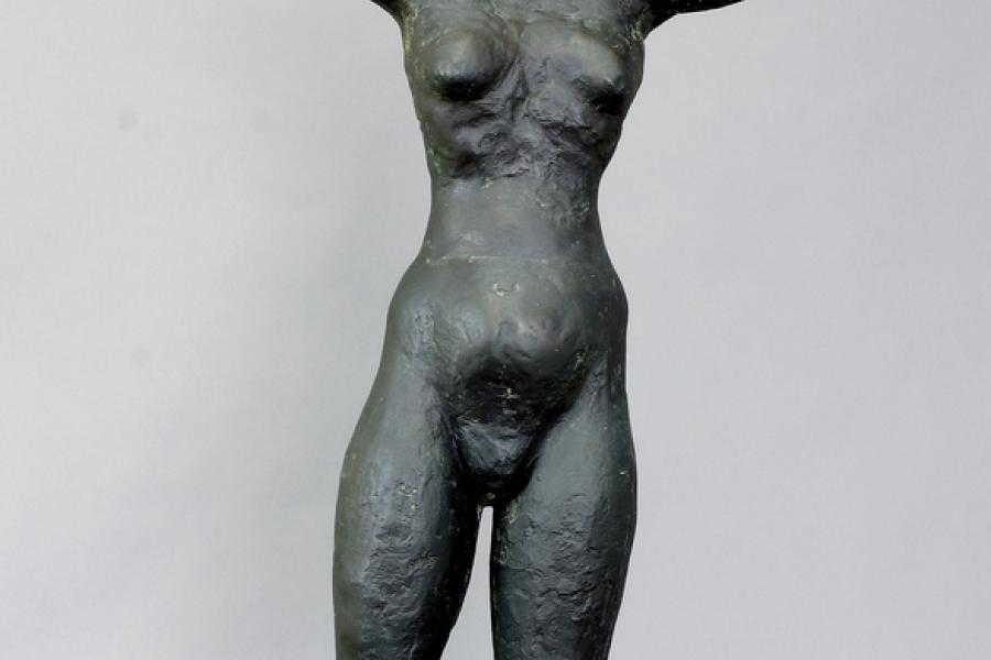 Schrieber, Ludwig Gabriel (1907 Waldniel/Rheinland - 1975 auf einer Reise nach Nesselwang) Kleine Luna in Wolken. (1967 - 1968). Bronzefigur auf Plinthe, dort monogrammiert L. G. Sch. sowie mit dem Giesserstempel Guss Barth Rinteln. Exemplar 1/7. 71,5 x 34,5 x 14 cm. - Domscheit 99. - Schrieber initiierte die Neue Rheinische Sezession und war seit der Neugründung 1950 Mitglied im Deutschen Künstlerbund (Wiki).