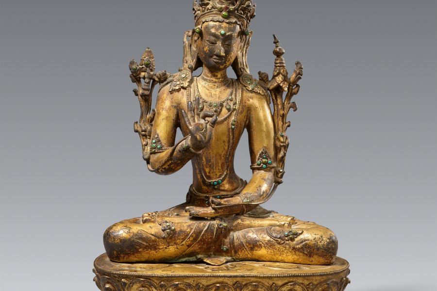 Lot 39 Seltene Figur des Bodhisattva Maitreya. Bronze, feuervergoldet. Tibet.... Schätzpreis 4.000 € - 5.000 €