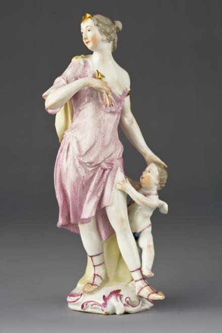 Kaiserliche Porzellanmanufaktur Wien Venus, 1750/55 Blauer Bindenschild, Höhe 20 cm Marton Museum, Samobor