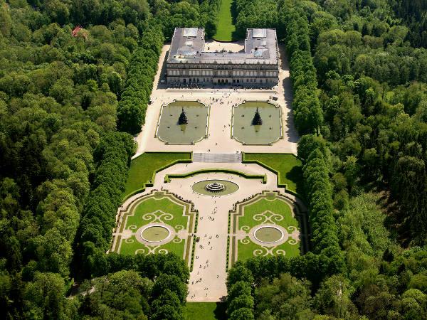 Luftaufnahme Neues Schloss Herrenchiemsee © Bayerische Schlösserverwaltung