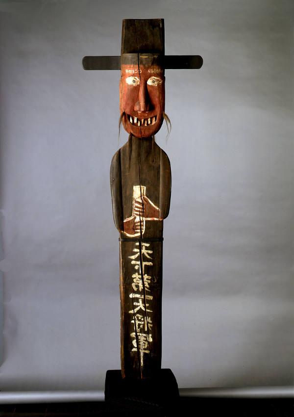 Jangseung (Dorfwächter) Holz, farbig gefasst Höhe 291 cm Region Incheon, Joseon-Dynastie (1392-1910), um 1895 Ethnologisches Museum, Staatliche Museen zu Berlin, Preußischer Kulturbesitz, Inv. Nr. ID 16399, Schenkung Moritz Schanz 1897 © Ethnologisches Museum Berlin; Foto: Dietrich Graf