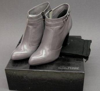 Graue Damenstiefeletten, Gianfranco Ferré , glattes grau-aubergines Leder, Größe: 41, neuwertig, in Orig.karton Limit::	30 €