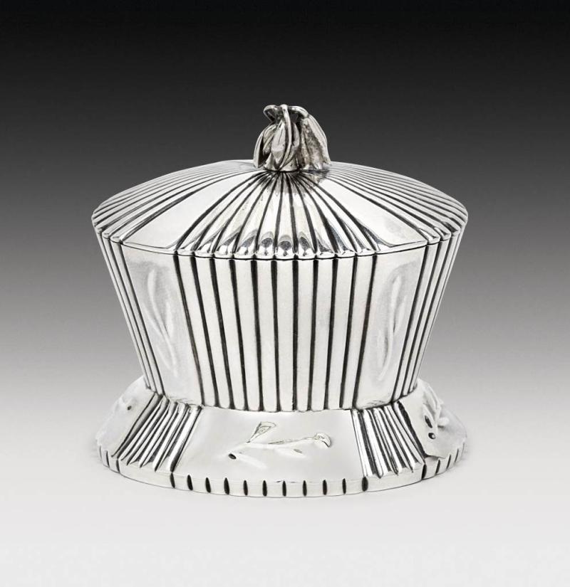 Dagobert Peche Bonbondöschen, Wiener Werkstätte 1916, Silber, 6,5 x 6 x 5 cm, € 30.000 – 50.000