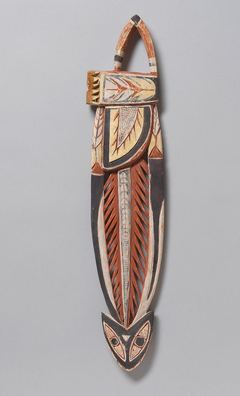 Tanzstab (476 KB) Insel Nusa, Neuirland (Neu Mecklenburg) Holz, Pigment L. 57 cm, B. 12 cm, D. 3 cm Slg. Finsch, um 1880 Museum für Völkerkunde, Wien Inv. Nr. 27.644