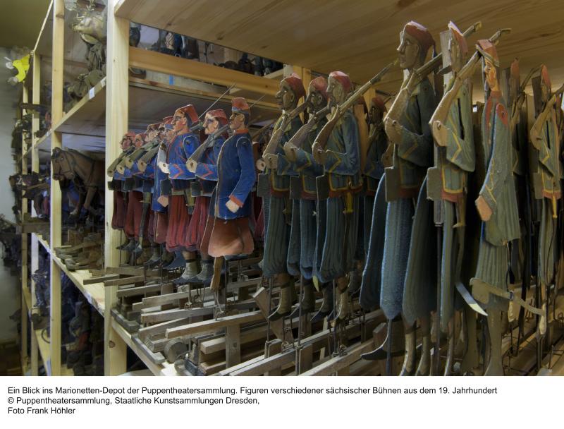 Ein Blick in Marionetten-Depot. Figuren verschiedener sächsischer Bühnen aus dem 19. Jahrhundert (c) Foto Frank Höhler