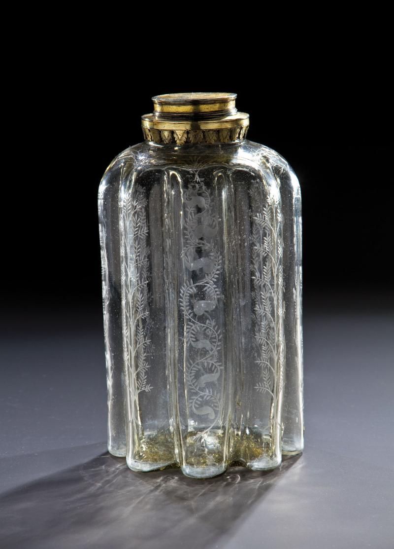 Seltene Flasche mit Vermeil-Schraubverschluss Thüringen, 2. Drittel 17. Jh. Rau. Katalogpreis: 6.000 - 8.000 €  Zuschlag: 7.500,00 EUR